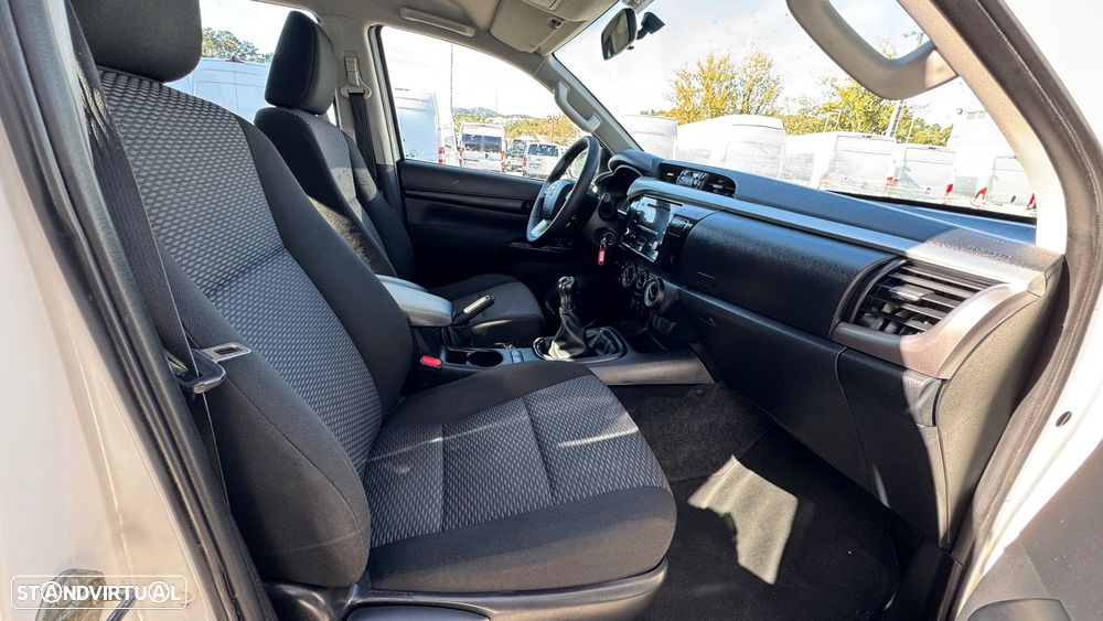 Toyota Hilux 2.4 D-4D 4WD CD CM - 27