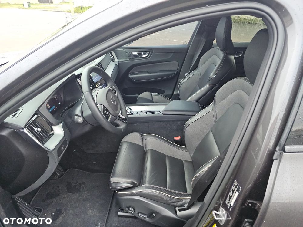 Volvo XC 60 B5 B AWD Ultimate Black Edition - 16