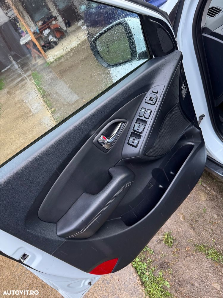 Hyundai ix35 2.0 CRDI Low 2WD GL Classic - 5