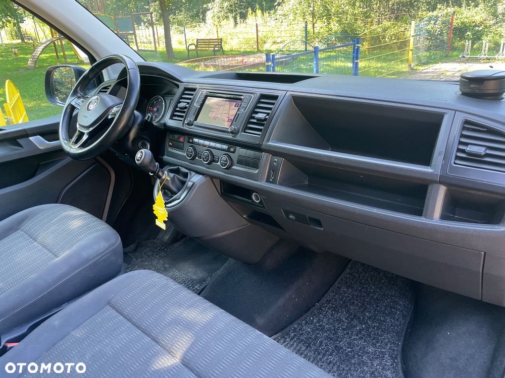 Volkswagen Caravelle - 13