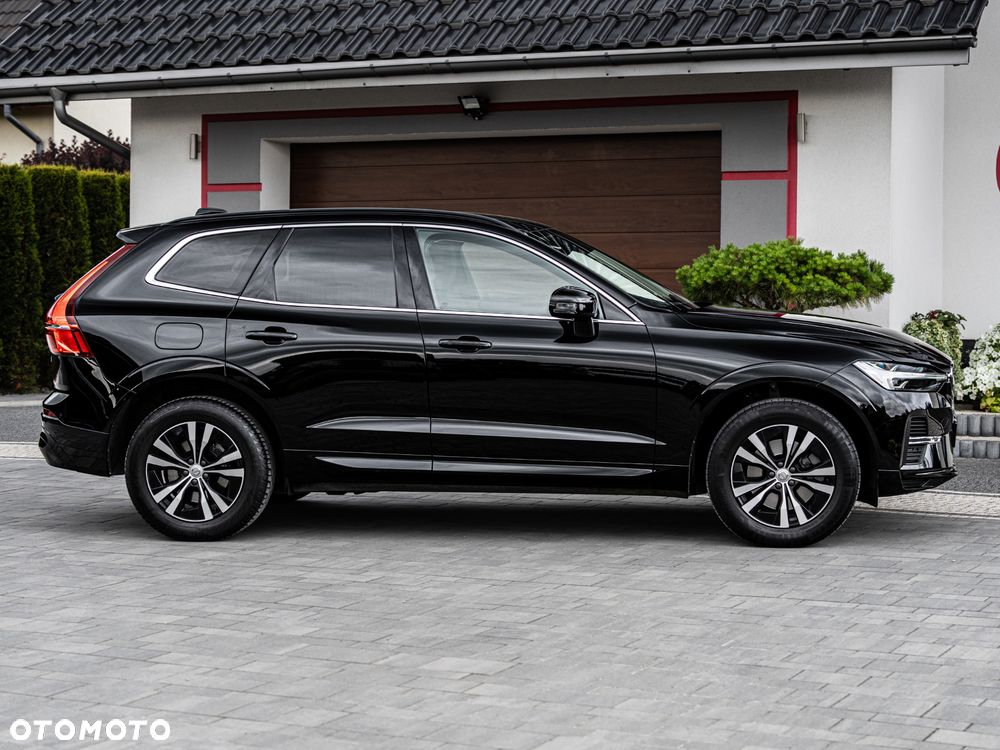 Volvo XC 60 B4 D AWD Geartronic Momentum Pro - 5