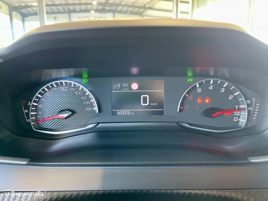 Peugeot 2008 1.2 PureTech Active Pack - 12