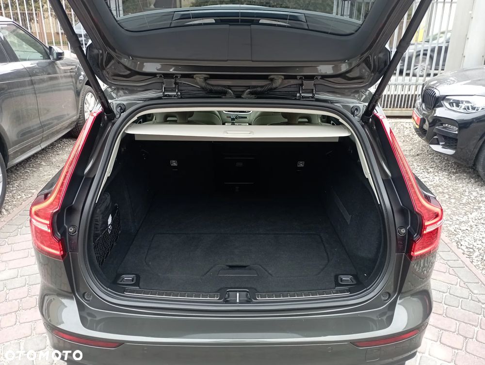 Volvo V60 D4 Momentum Pro - 36