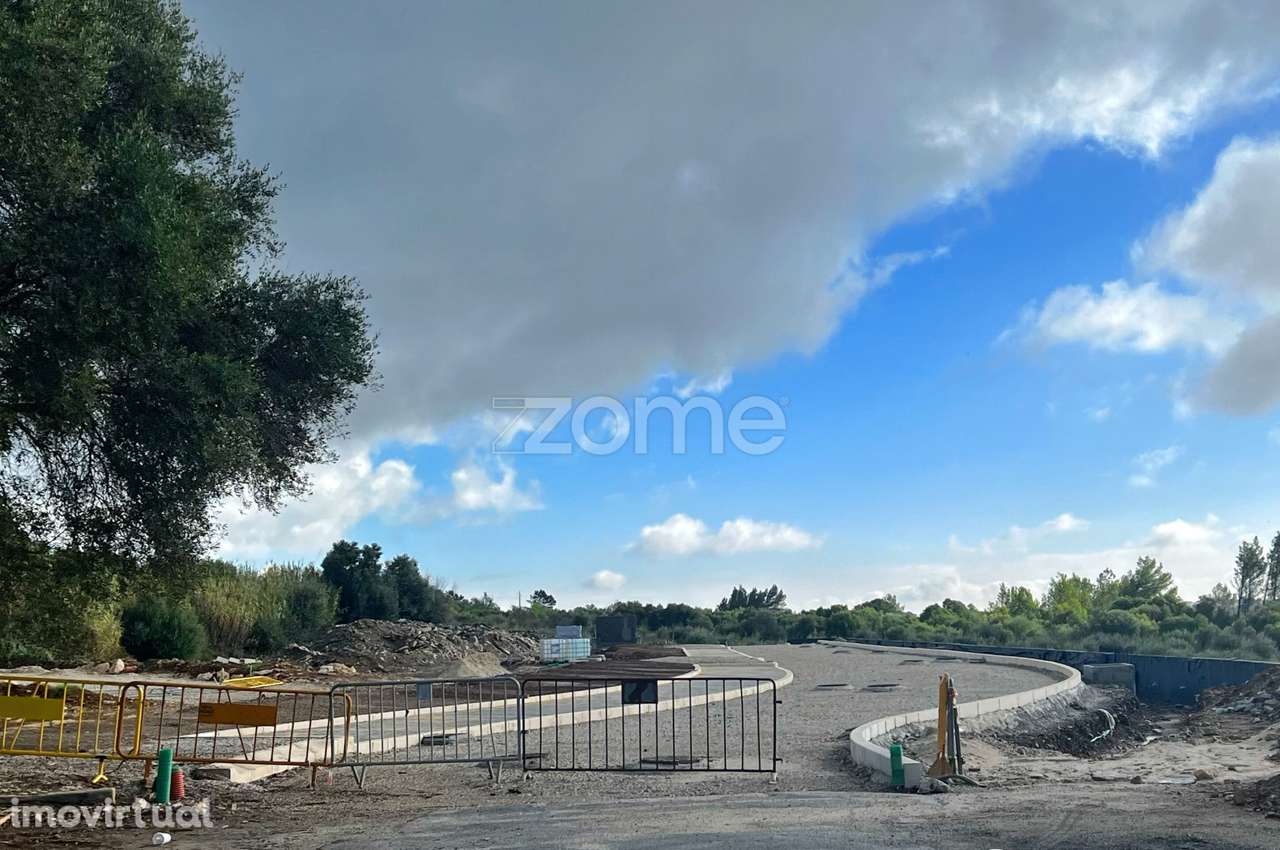 Venda de dois Lotes em Cascais com aprovação de construção - Grande imagem: 2/17