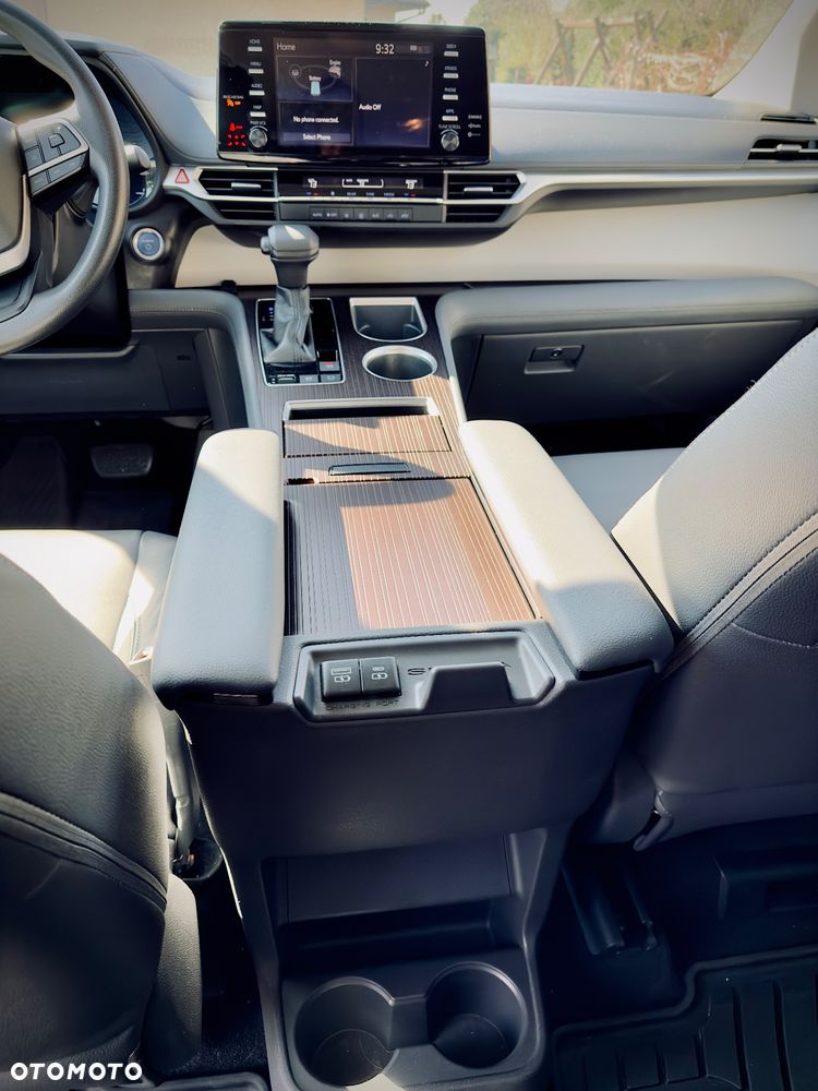 Toyota Sienna - 20