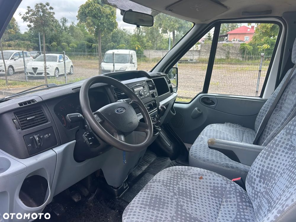 Ford Transit - 12