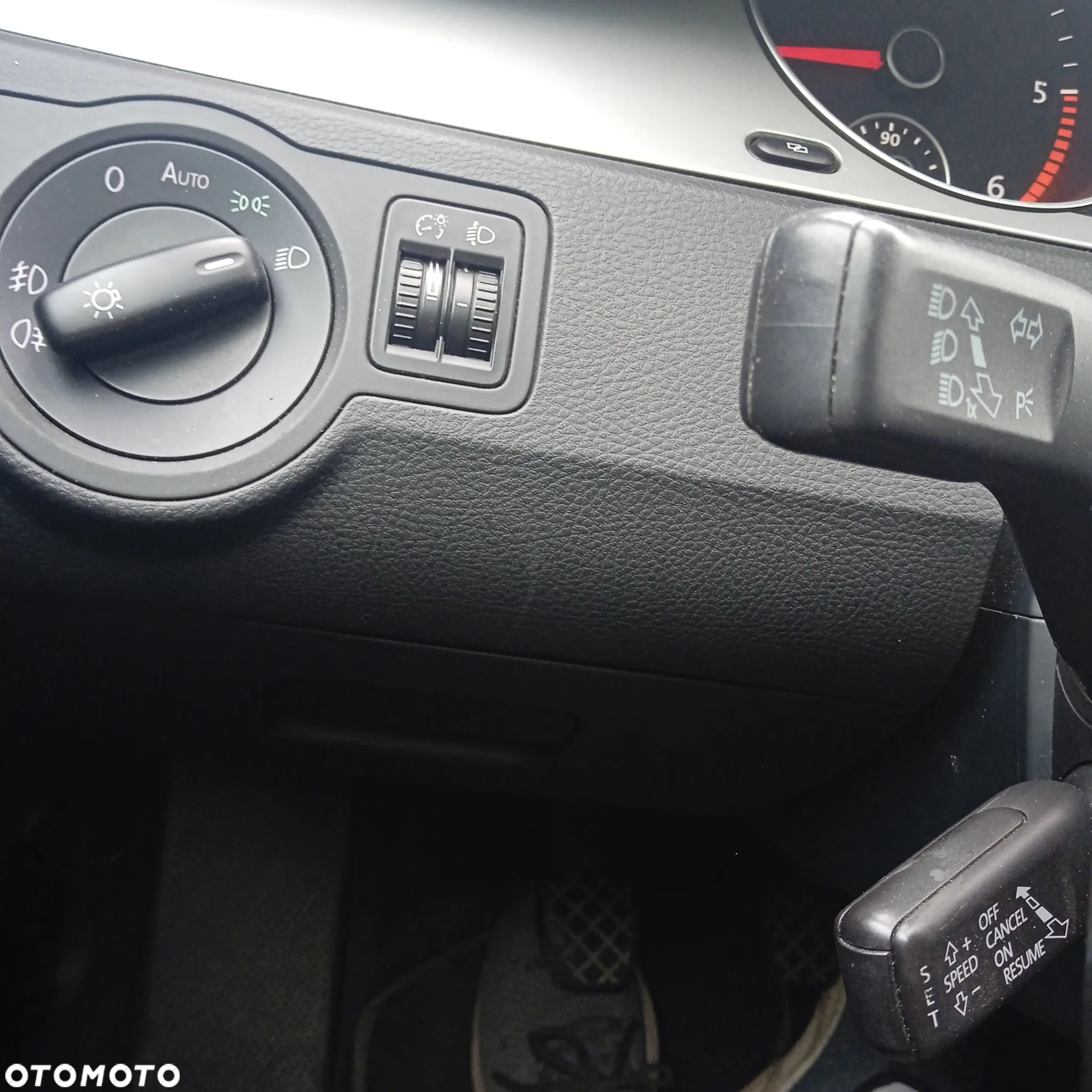 Volkswagen Passat 1.6 TDI DPF BlueMot Comfortline - 10