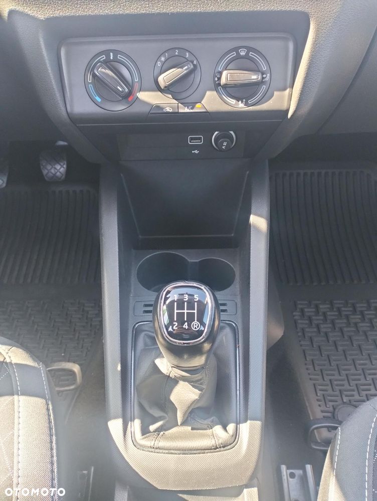 Skoda Fabia 1.0 Ambition - 40