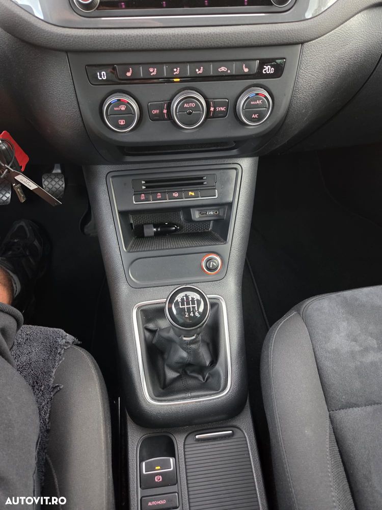 Volkswagen Tiguan 2.0 TDI DPF BlueMotion Technology Lounge Sport & Style - 13