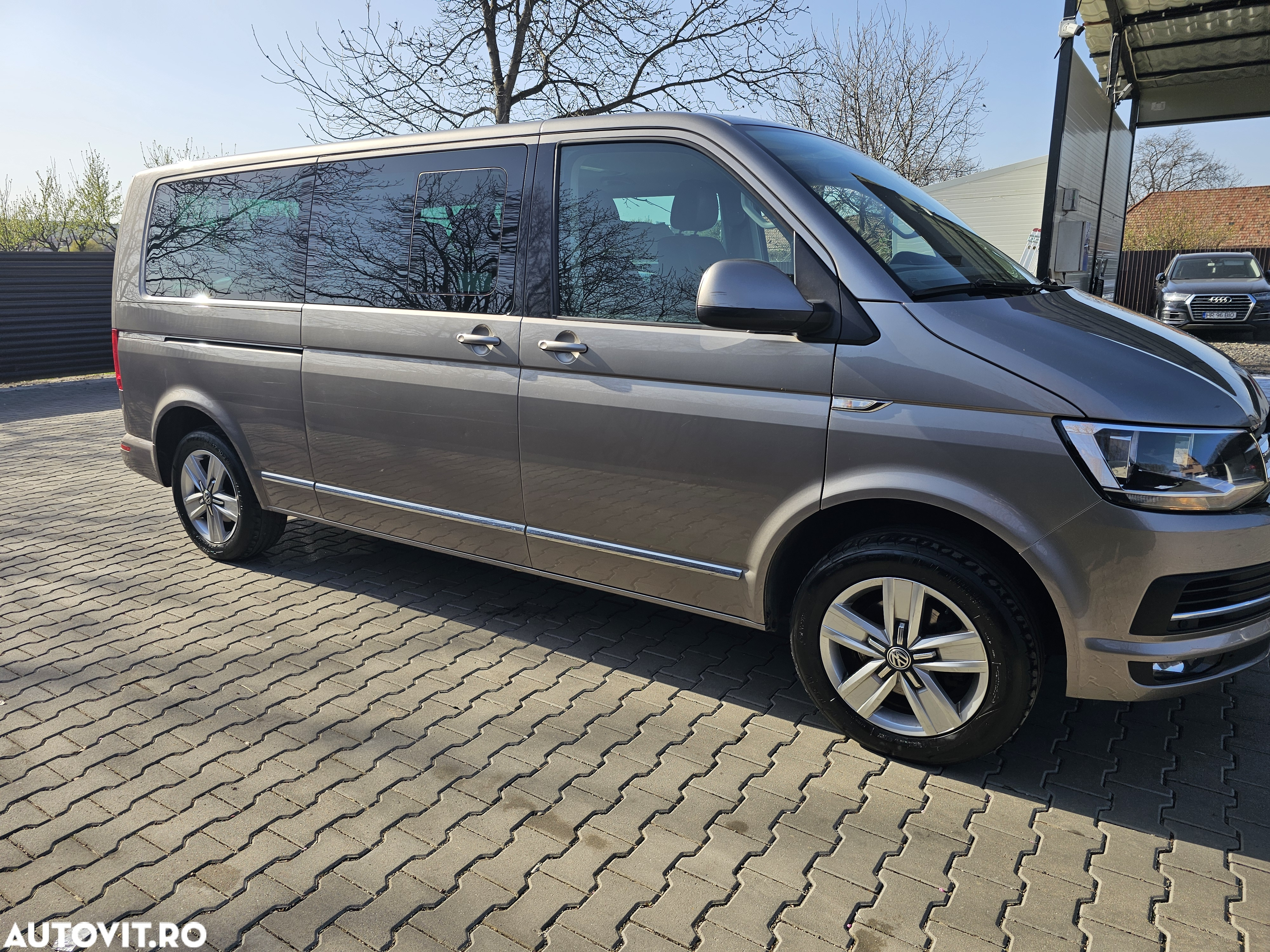Volkswagen Caravelle T6 2.0 TDI KR Comfortline DSG - 2