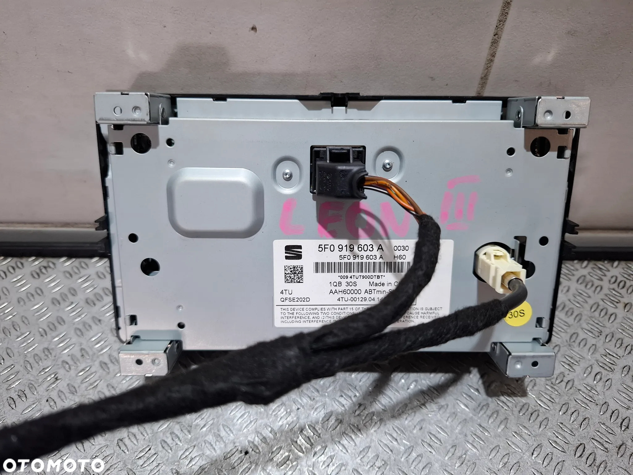 Radio wyślwietlacz monitor Seat Leon III 2014 nr 5F0919603A - 2