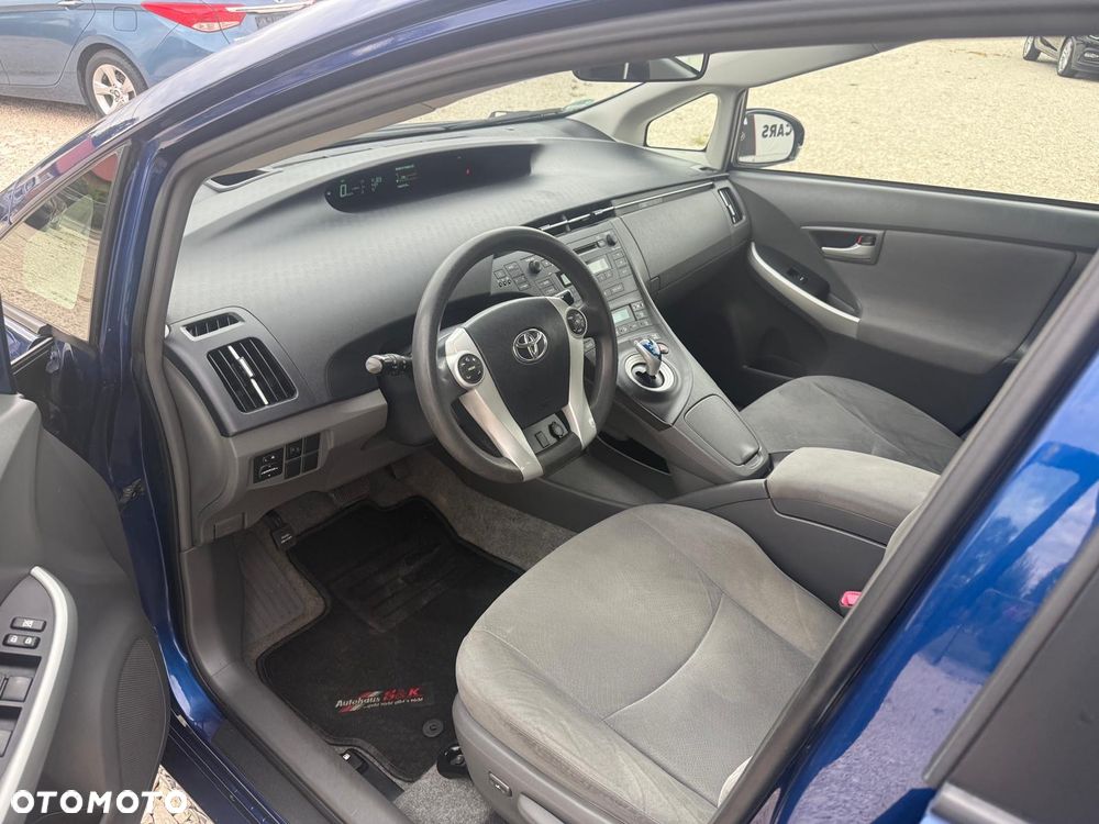 Toyota Prius Plug-in 1.8 HSD Sol - 9