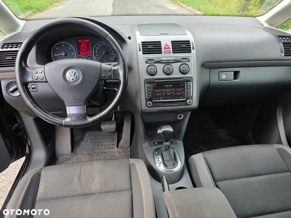 Volkswagen Touran - 9