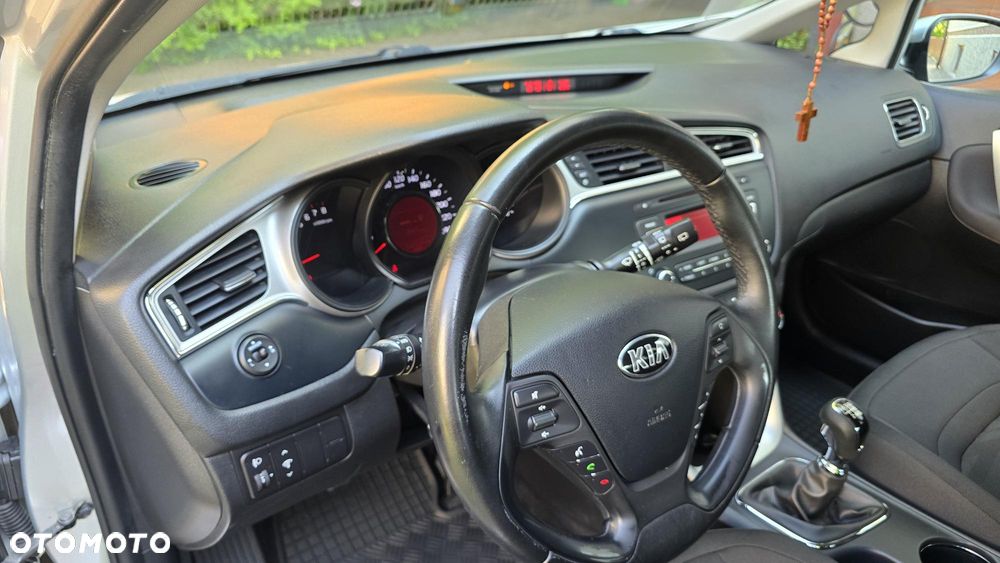 Kia Ceed 1.4 L - 12