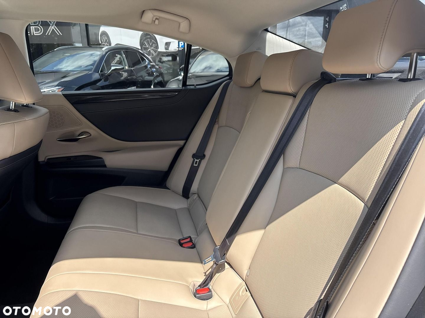Lexus ES - 24