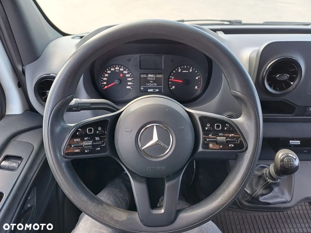 Mercedes-Benz SPRINTER - 21