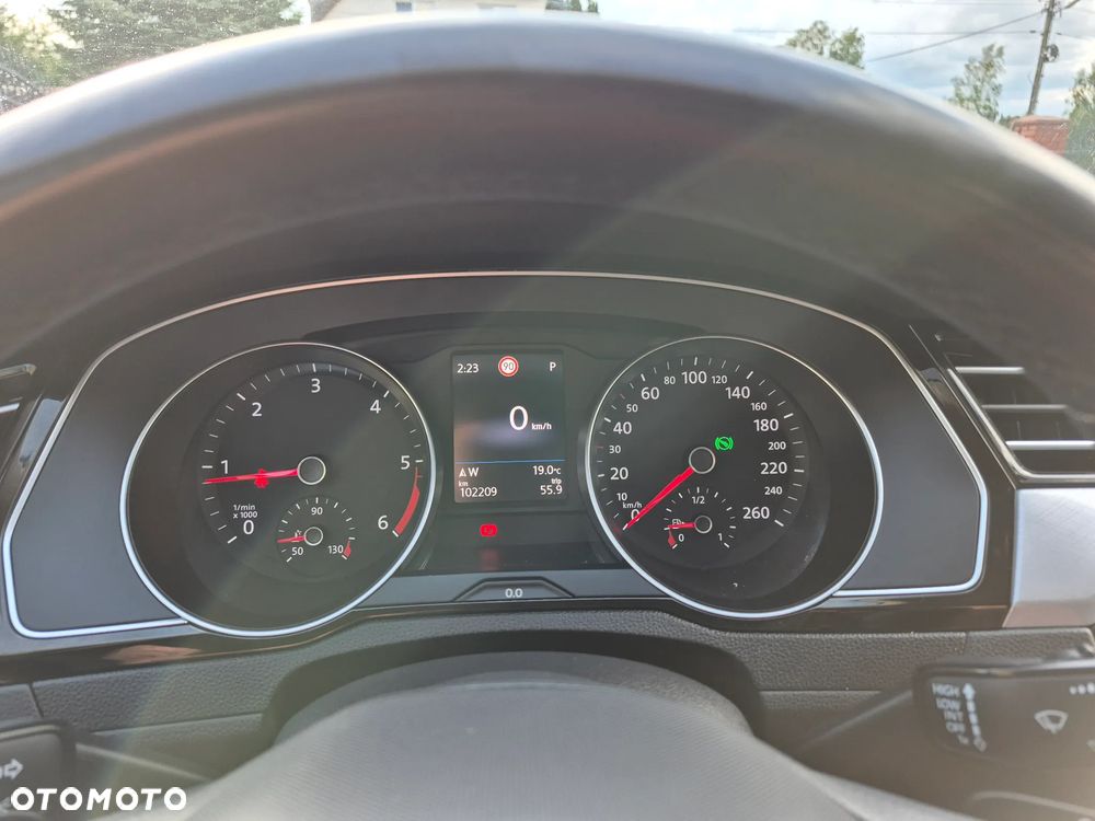 Volkswagen Passat 2.0 TDI EVO Business DSG - 28