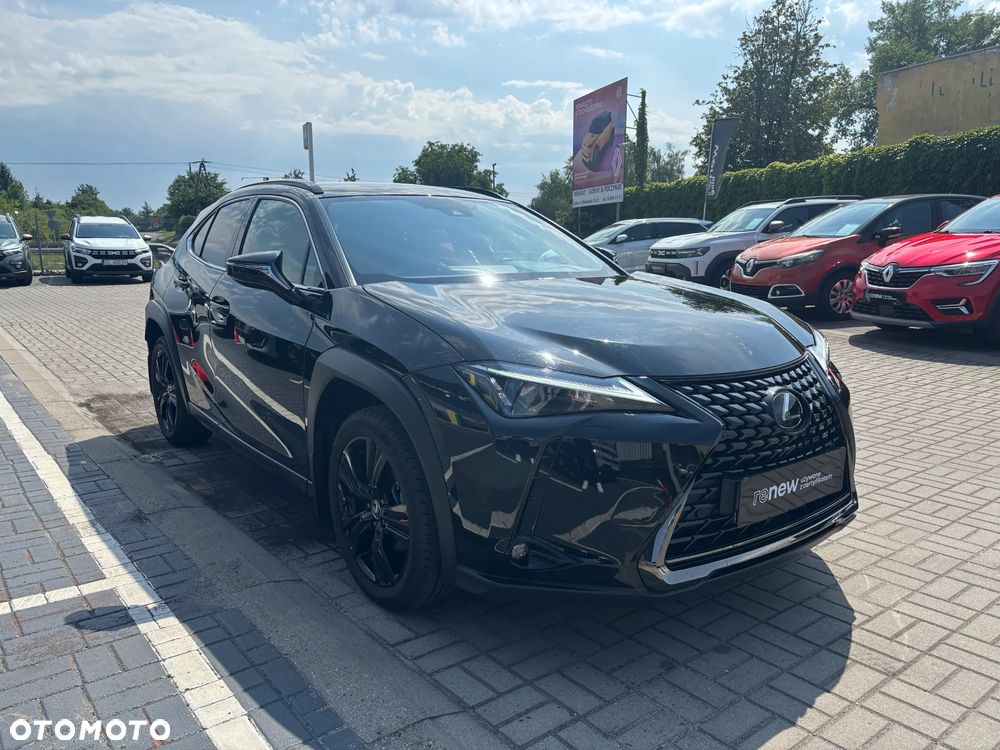 Lexus UX - 4