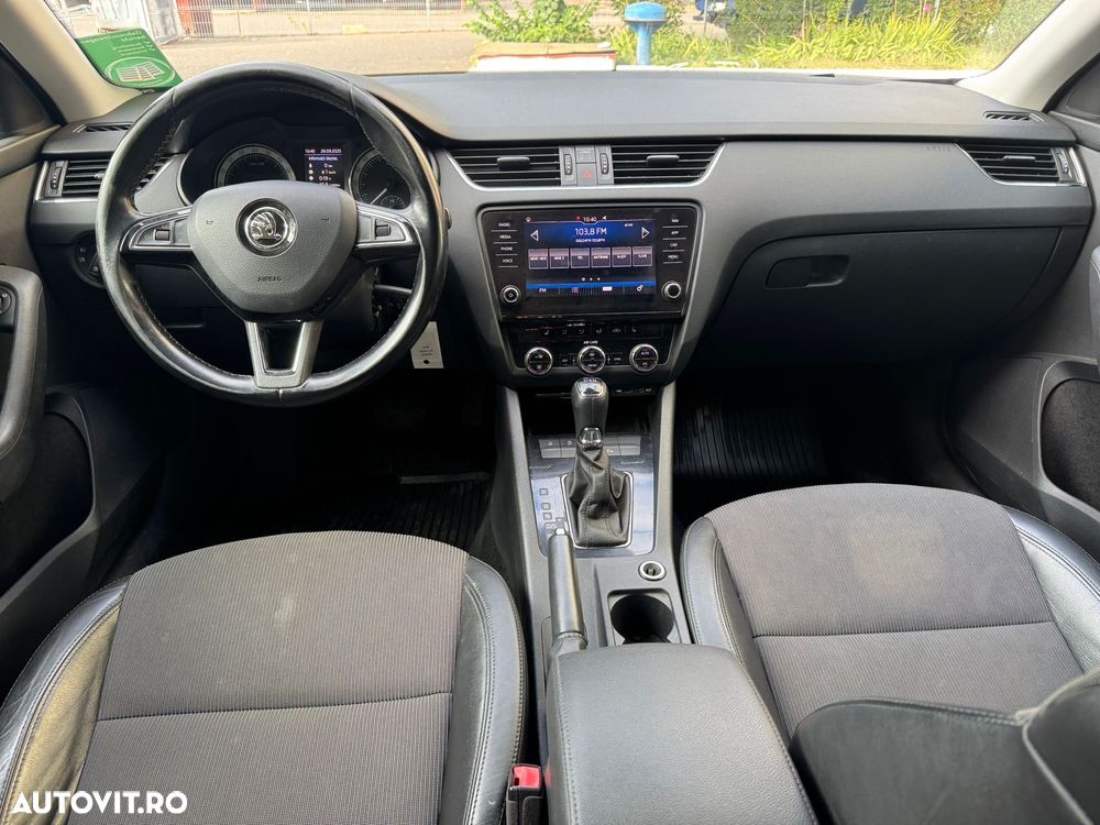 Skoda Octavia 2.0 TDI DSG Style - 6