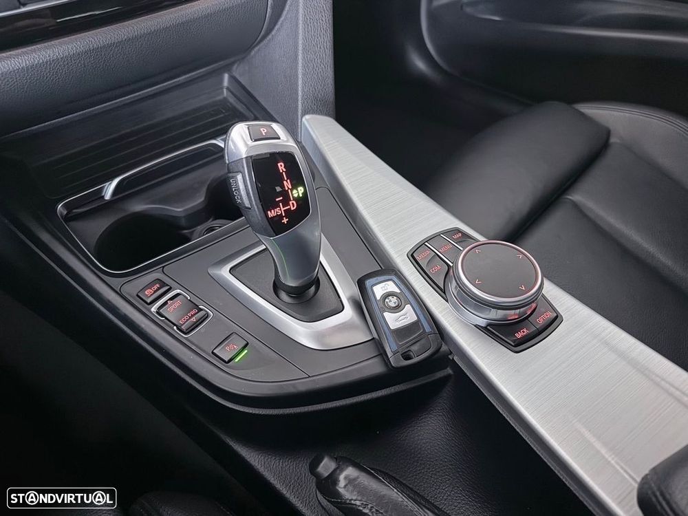 BMW 318 d Pack M Shadow Auto - 24