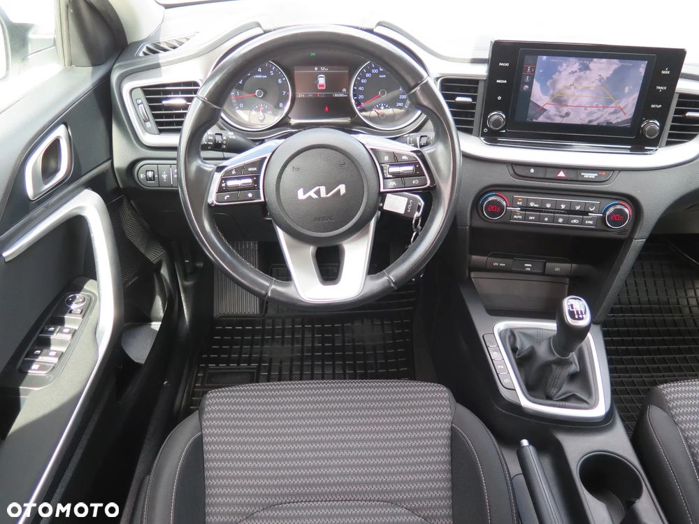 Kia Ceed 1.5 T-GDI M - 13