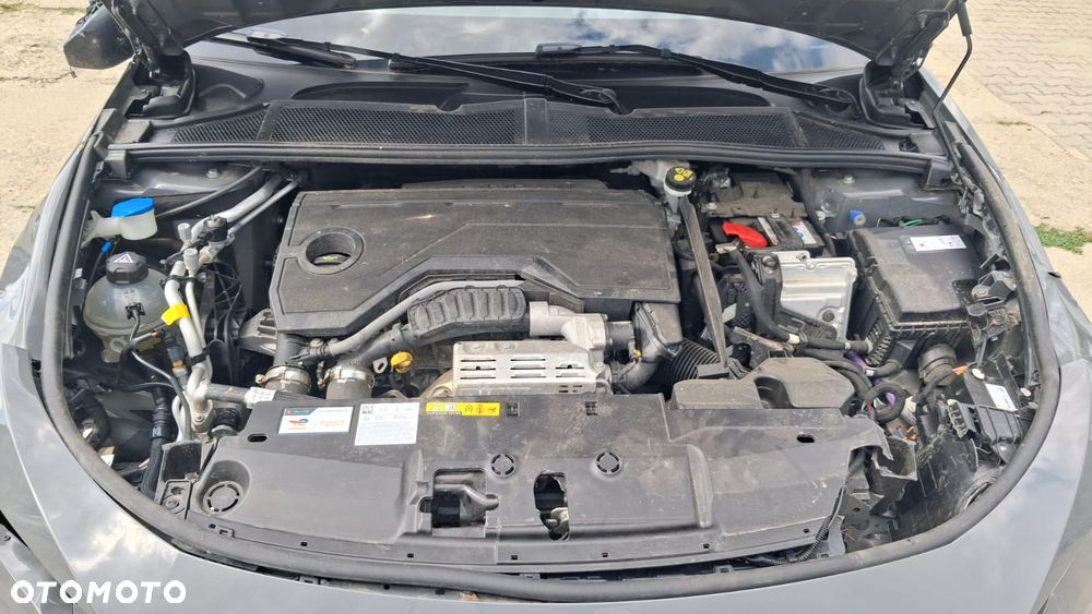 Peugeot 408 HYBRID 136 e-DSC6 GT - 22