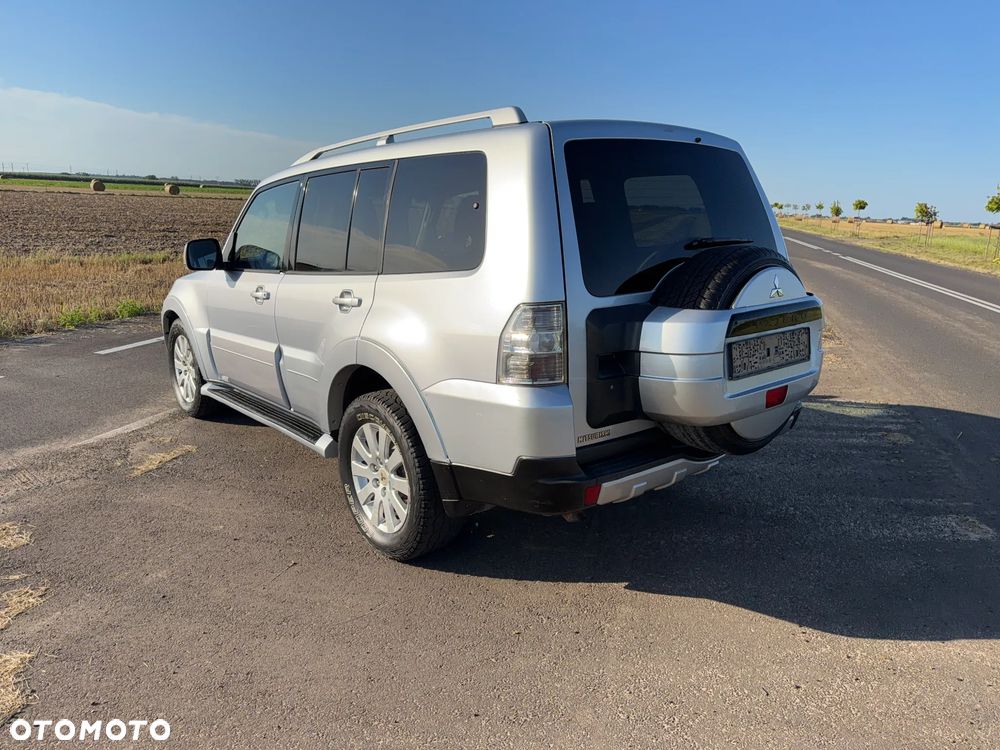 Mitsubishi Pajero - 6