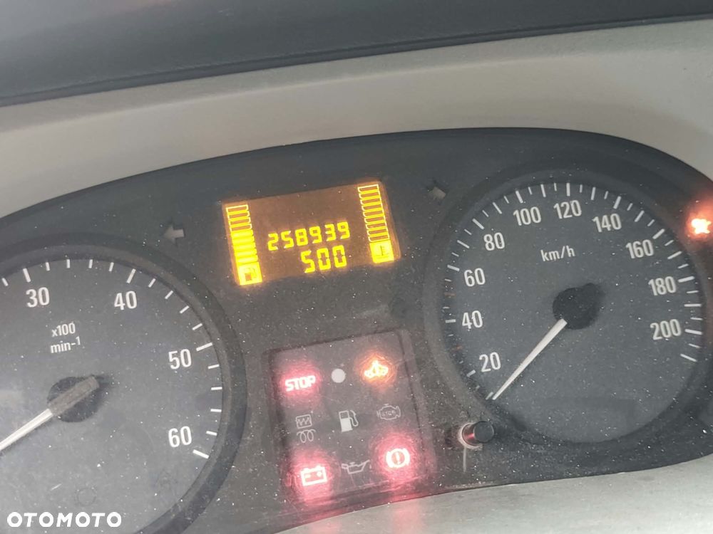 Opel Vivaro - 14