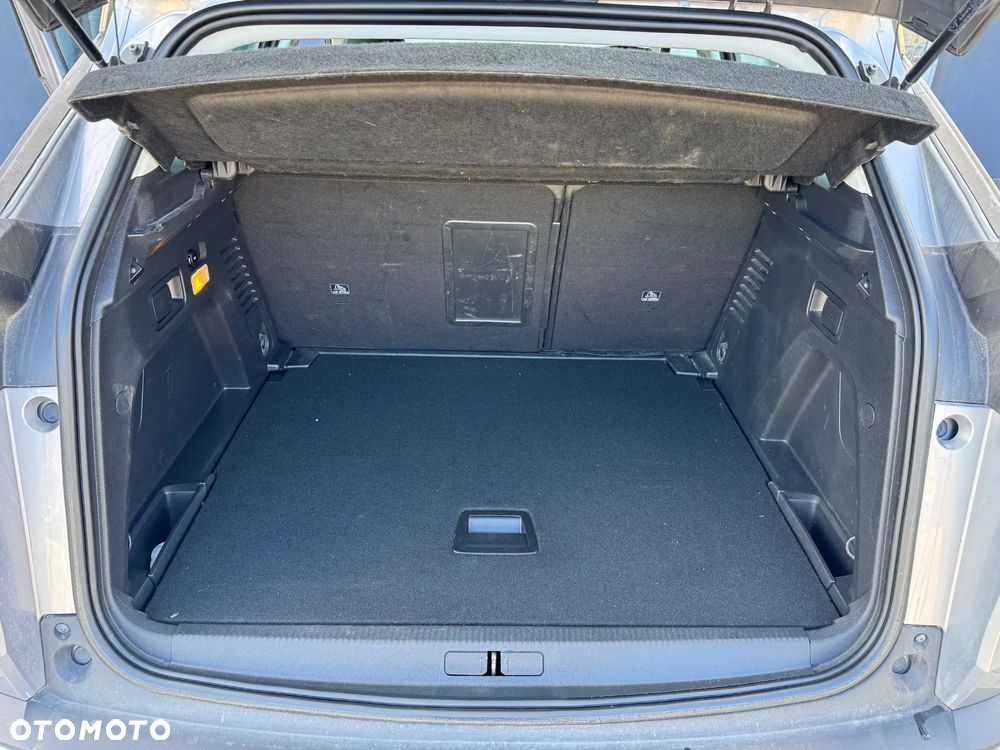 Peugeot 3008 1.5 BlueHDi Allure S&S EAT8 - 18