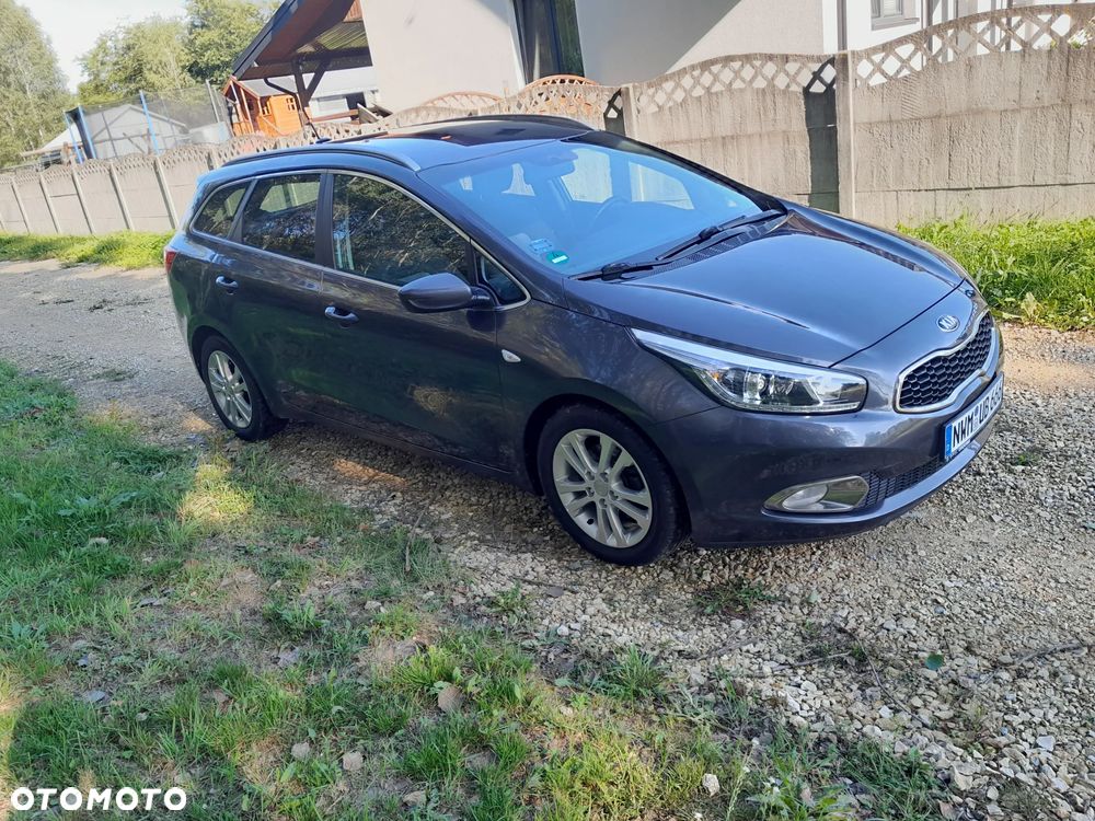Kia Ceed 1.6 CRDi 128 Dream-Team Edition - 3