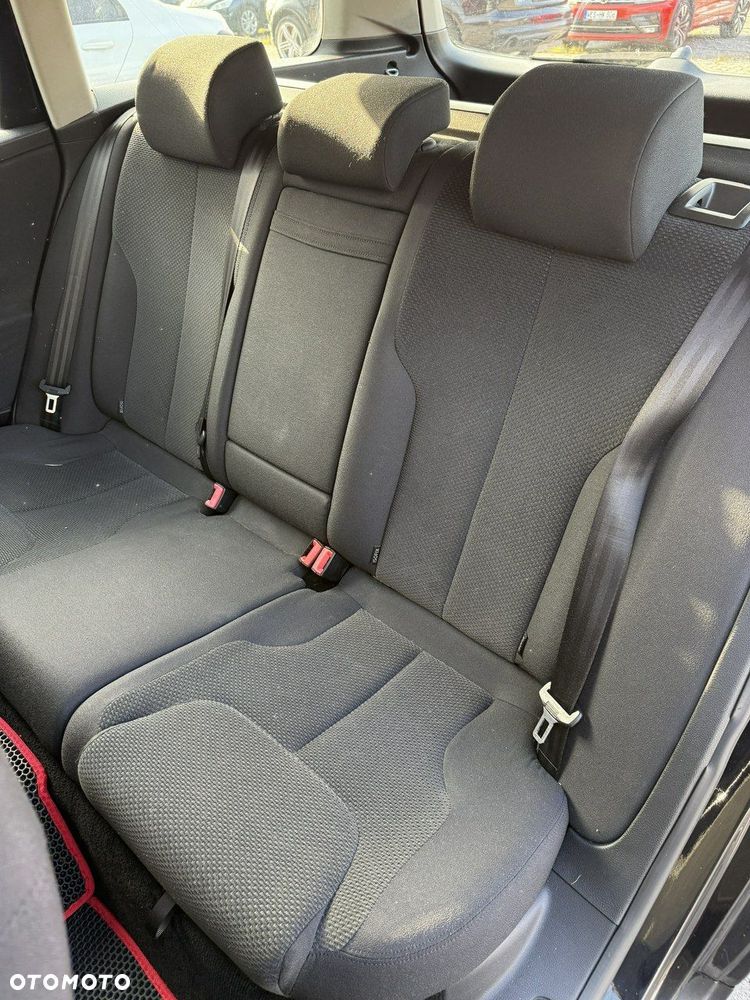 Volkswagen Passat Variant 1.9 TDI DPF Individual - 8