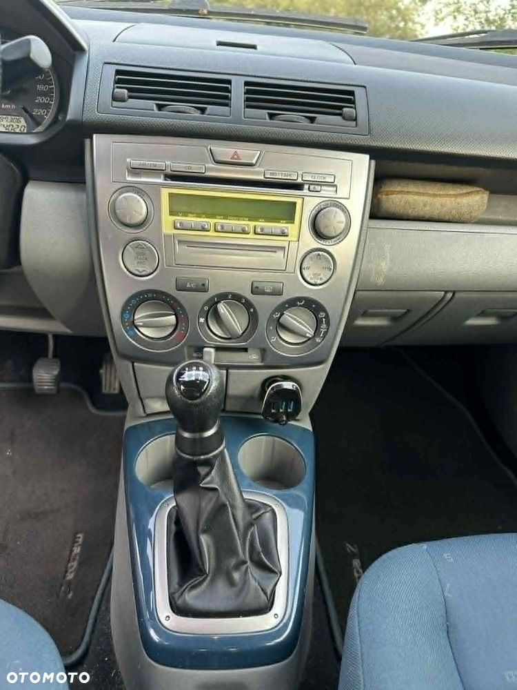 Mazda 2 - 10