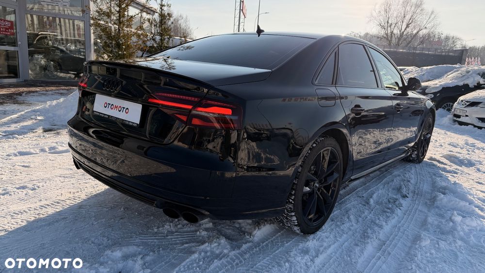 Audi S8 Plus - 13