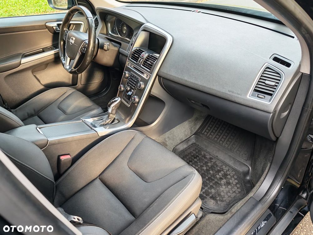 Volvo XC 60 2.4D AWD Momentum - 5