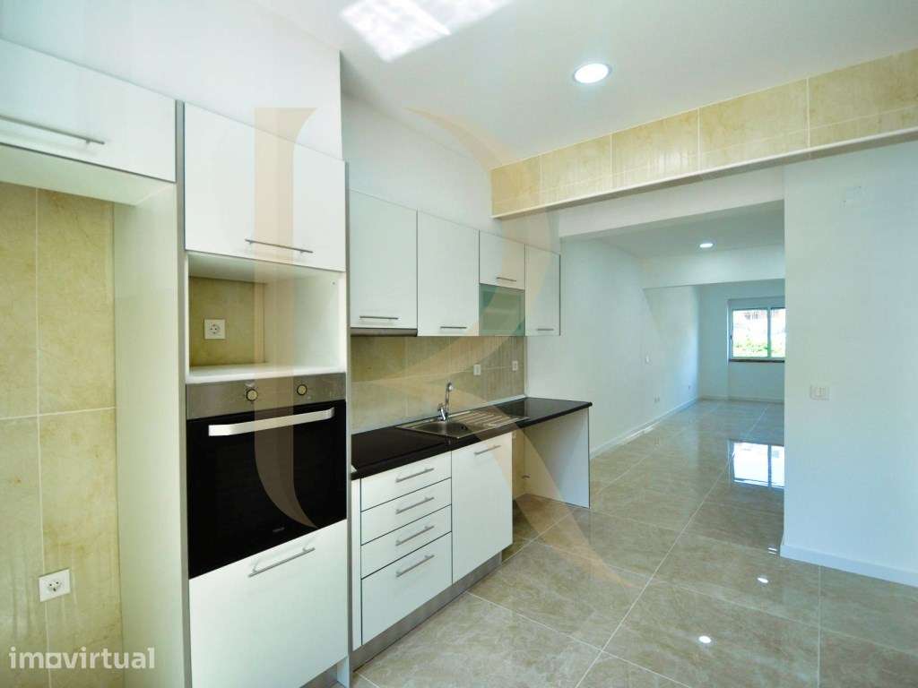 Apartamento T3 remodelado em rés-do-chão na Cova da Piedade - Almada - Grande imagem: 2/21