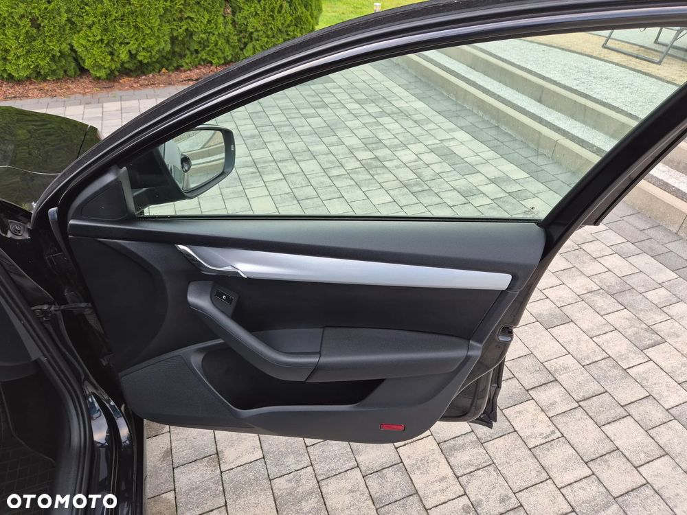 Skoda Octavia 2.0 TDI Edition DSG - 15