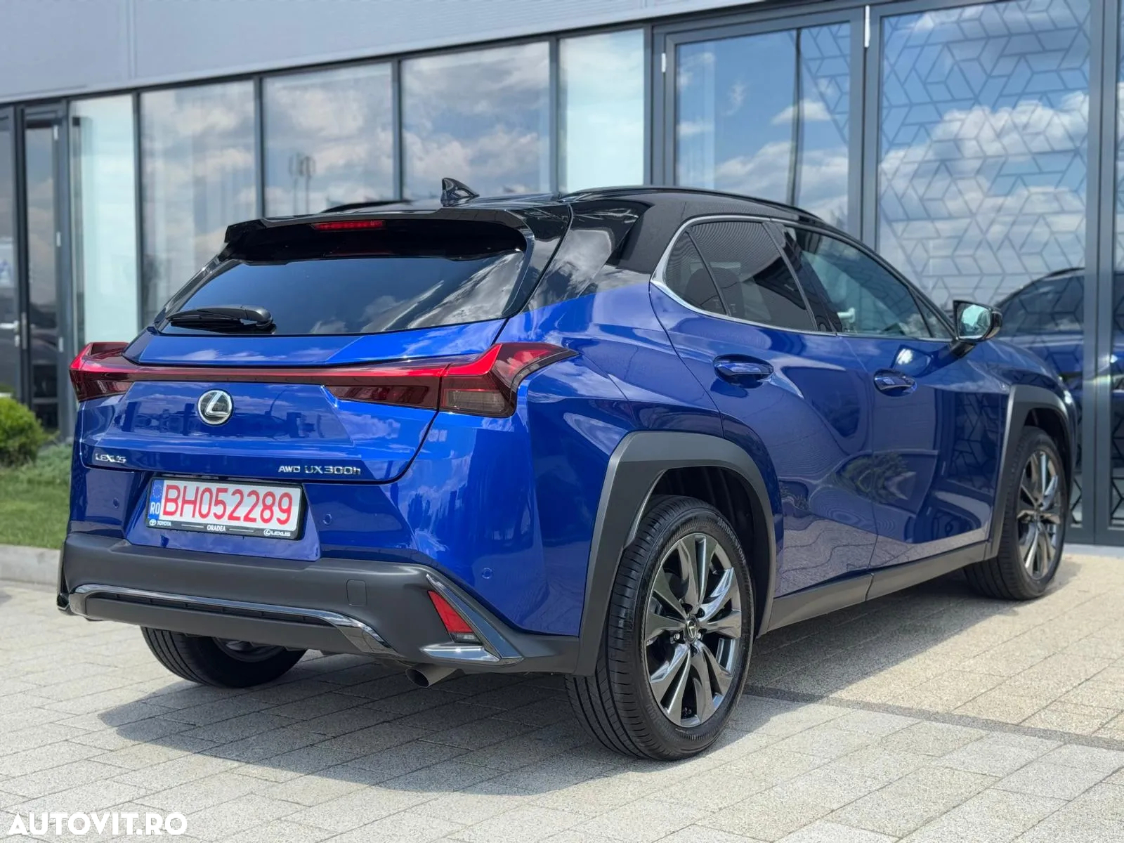 Lexus UX 300h FWD CVT HEV F Sport Design - 8