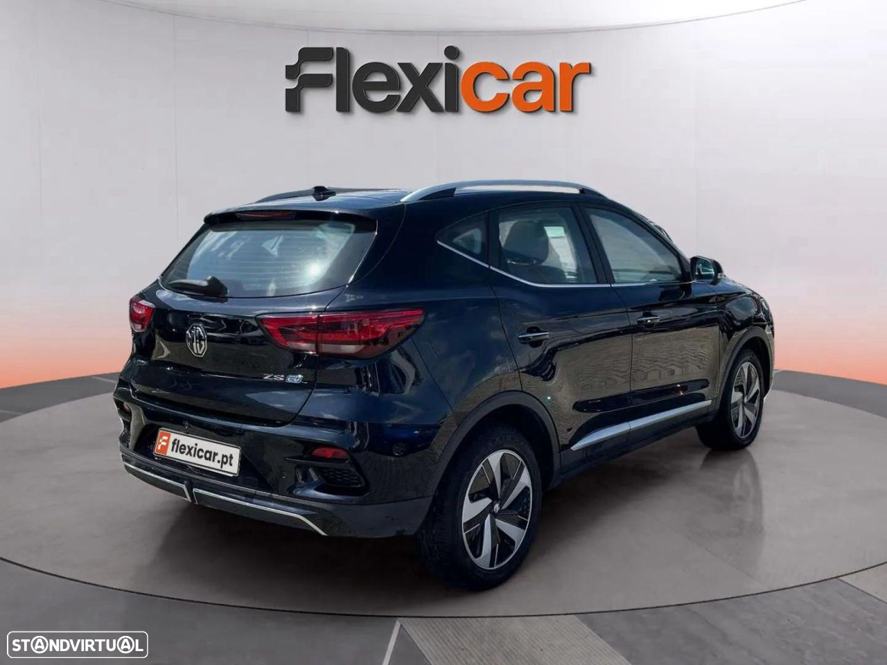 MG ZS EV 72.6 kWh Luxury OBC 11 kW - 7