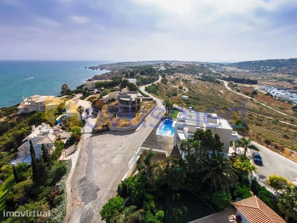 Moradia com 5 quartos e piscina em linha de mar Albufeira Algarve - Grande imagem: 3/38