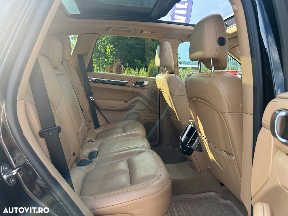 Porsche Cayenne - 19