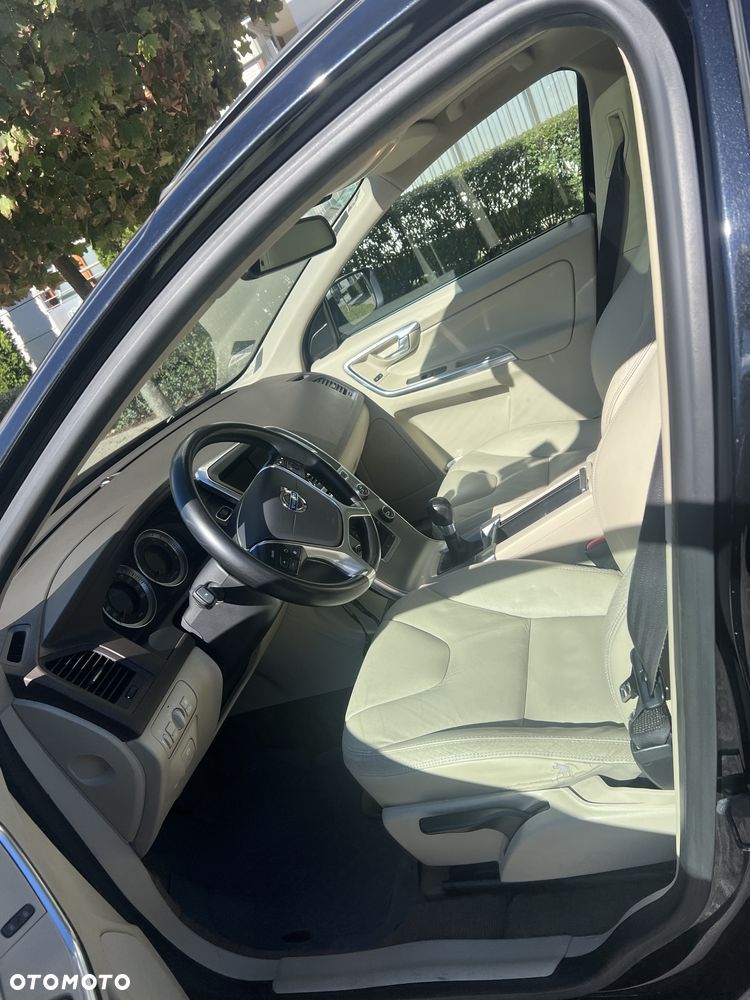 Volvo XC 60 D4 Momentum - 11
