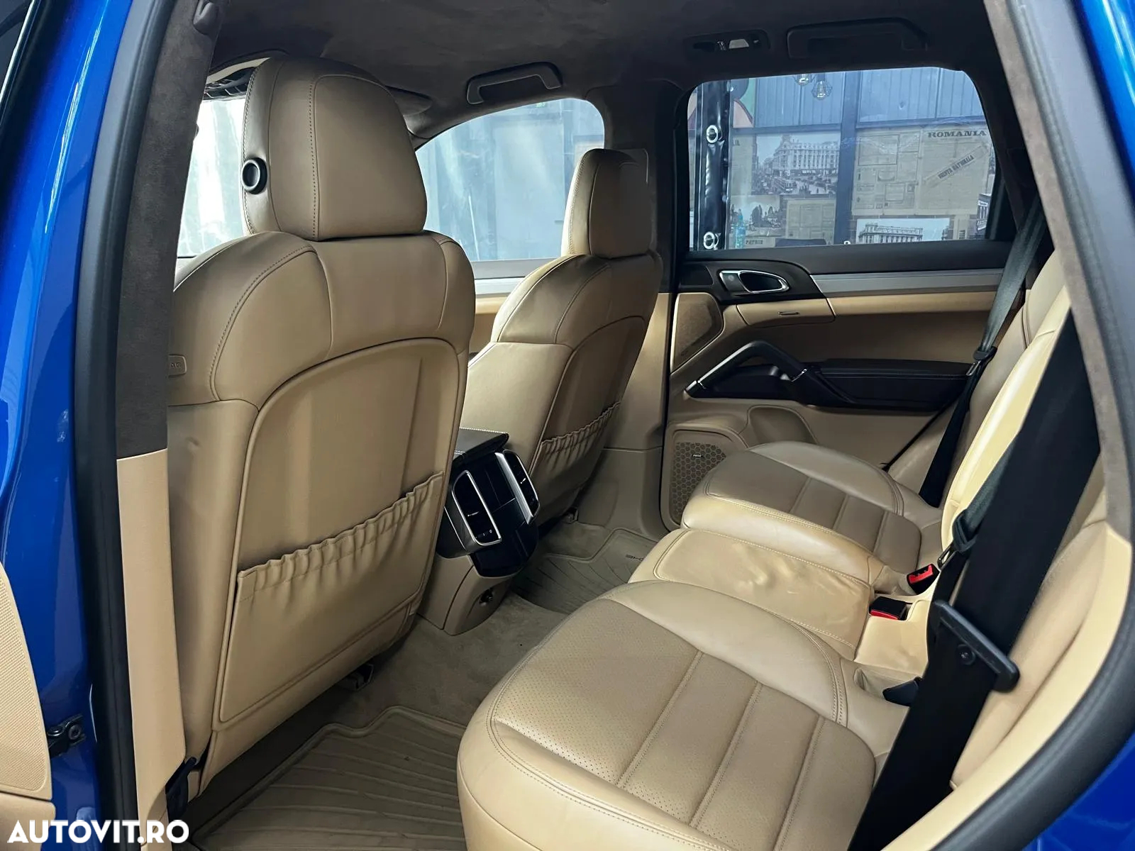 Porsche Cayenne 3.0 L - 27