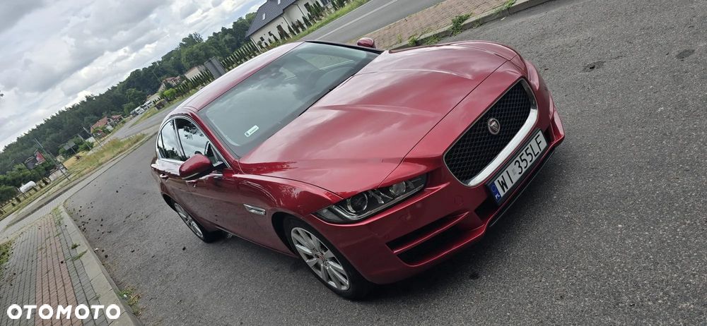 Jaguar XE 2.0 D AWD Prestige - 4
