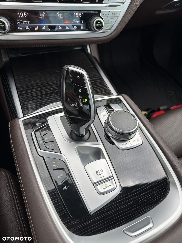 BMW Seria 7 740d xDrive mHEV sport - 27