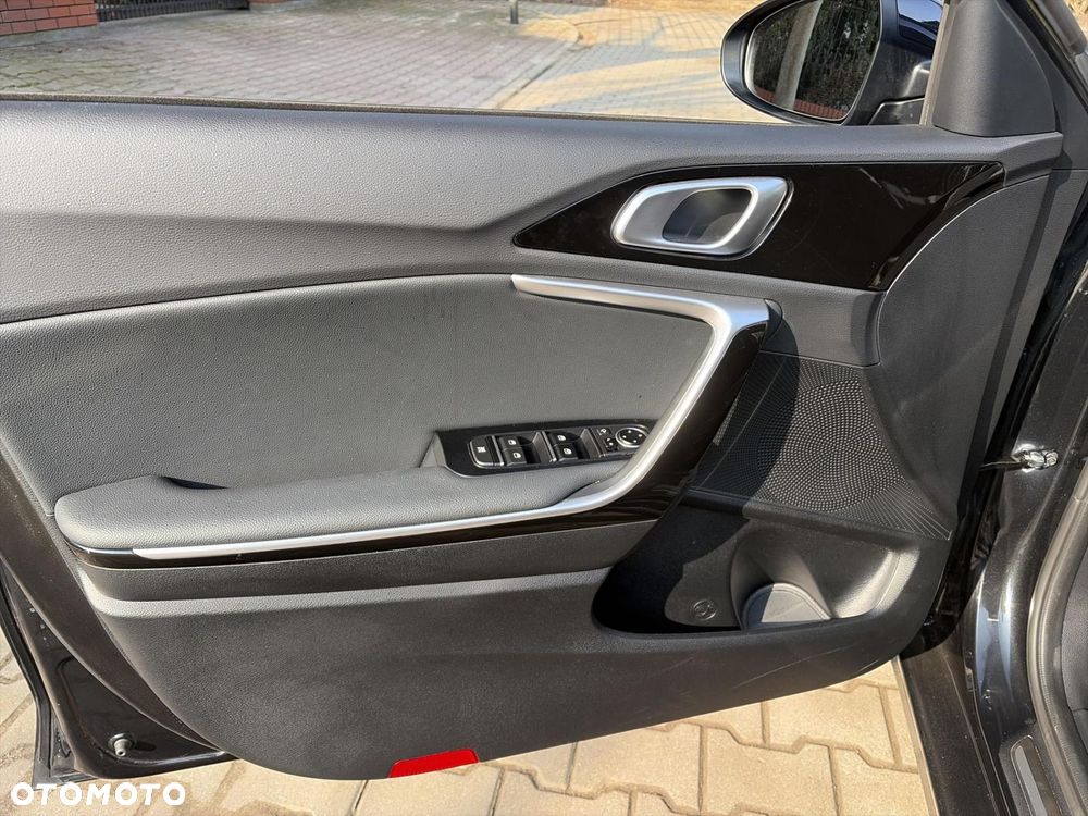 Kia Ceed 1.6 GDI PHEV Business Line DCT - 10