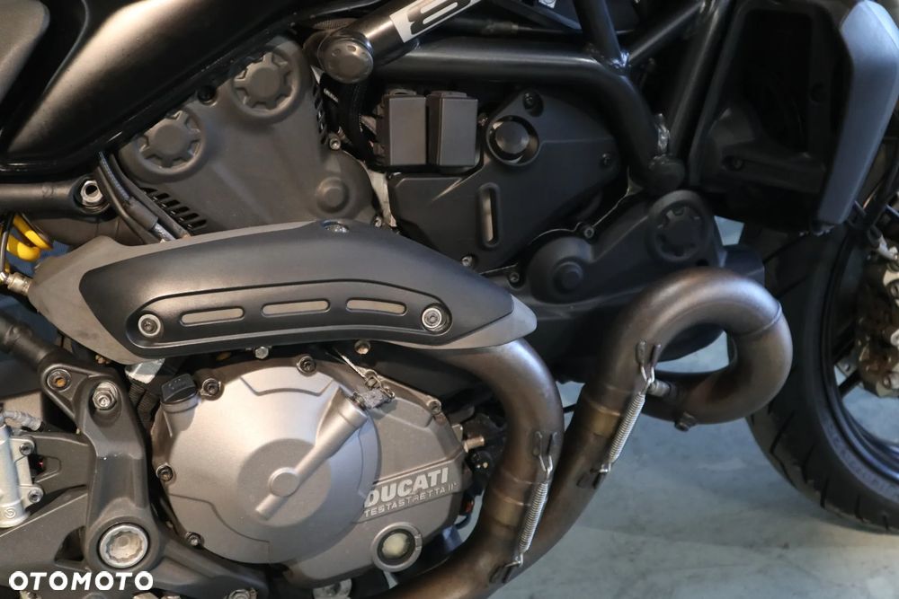 Ducati Monster - 17