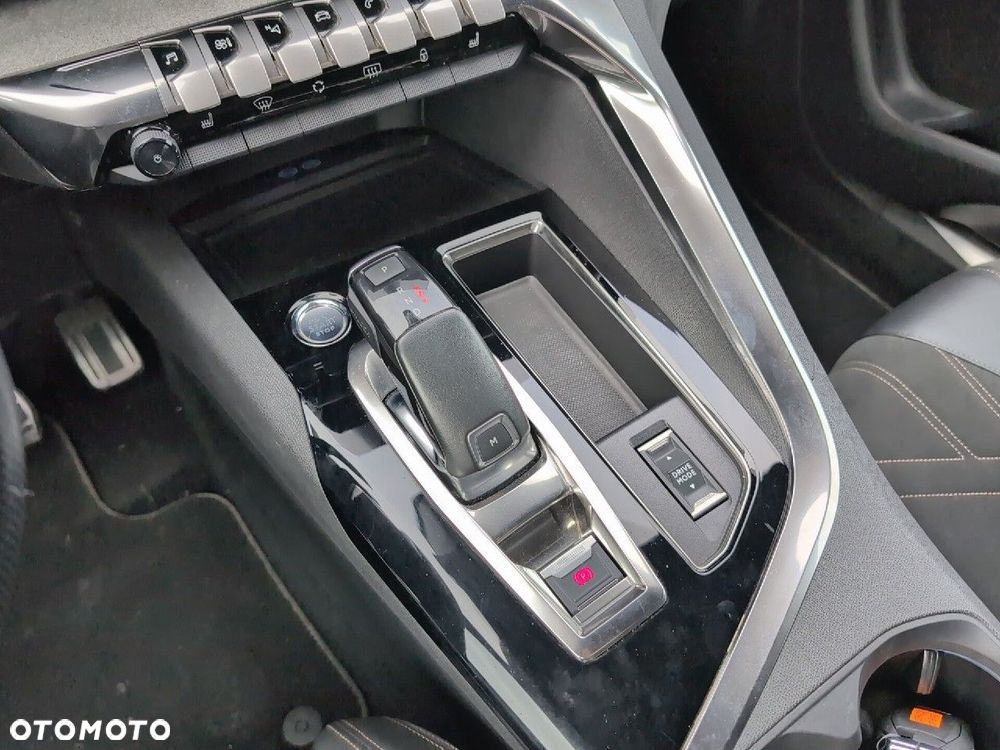 Peugeot 3008 1.6 PureTech GT S&S EAT8 - 13