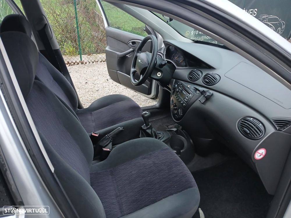 Ford Focus 1.4 Ambiente - 2
