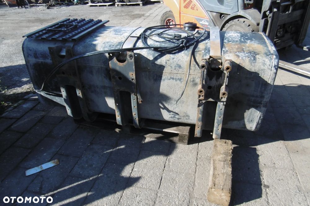 Zbiornik paliwa Man TGA - 4