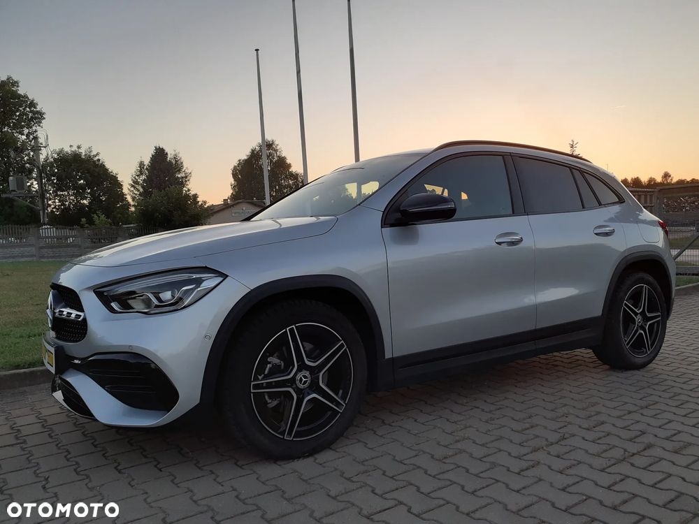 Mercedes-Benz GLA 200 AMG Line - 3